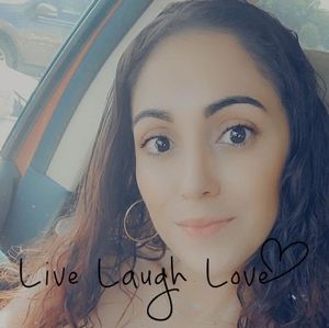 Meet your Posher, Desiree